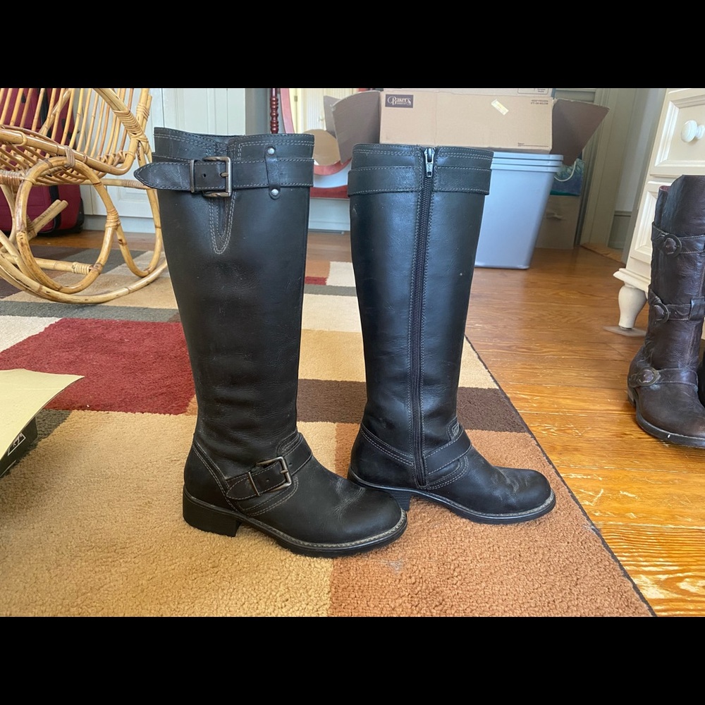 Size 7 tall black boots